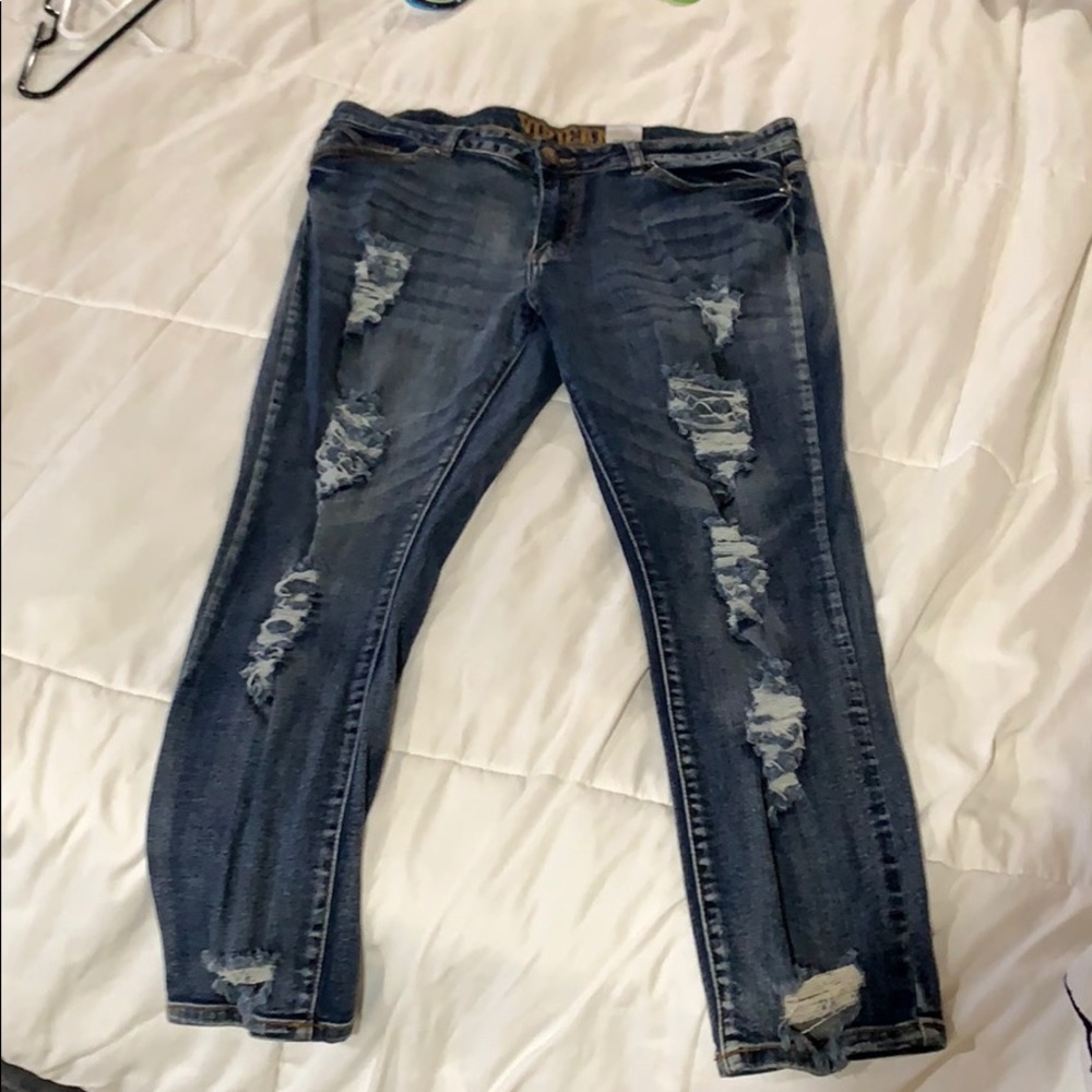 Destroyed jeans